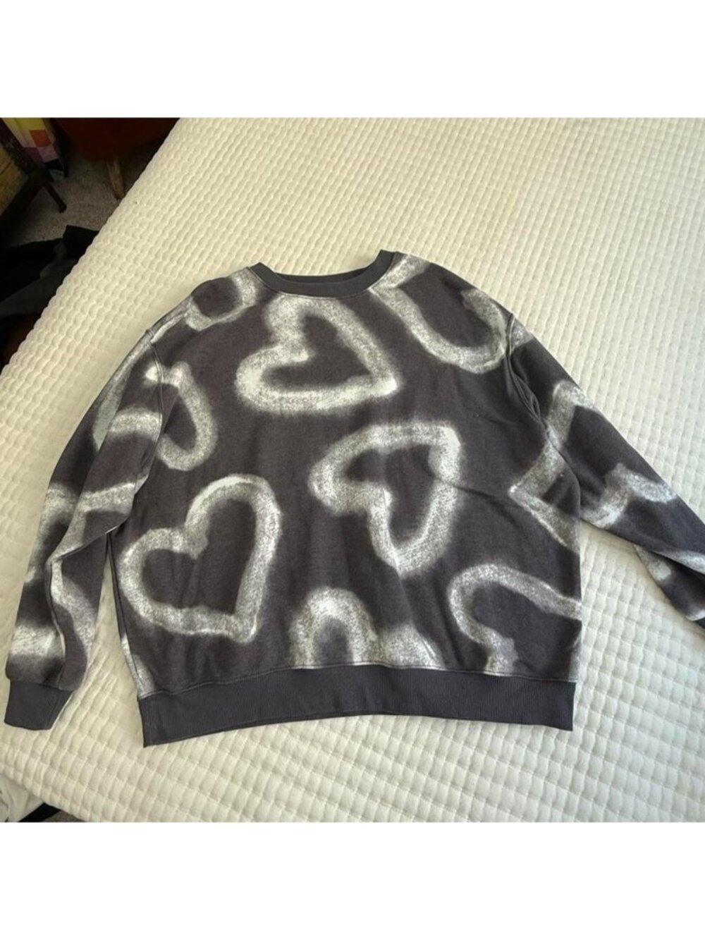 Wild Fable gray sweatshirt with white heart outlines #wildfable #hearts